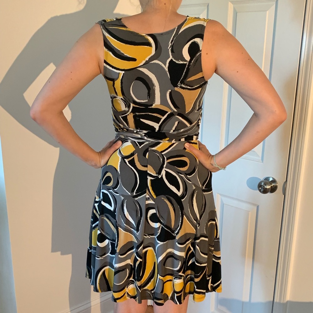 Dress - Picture 3 of 4